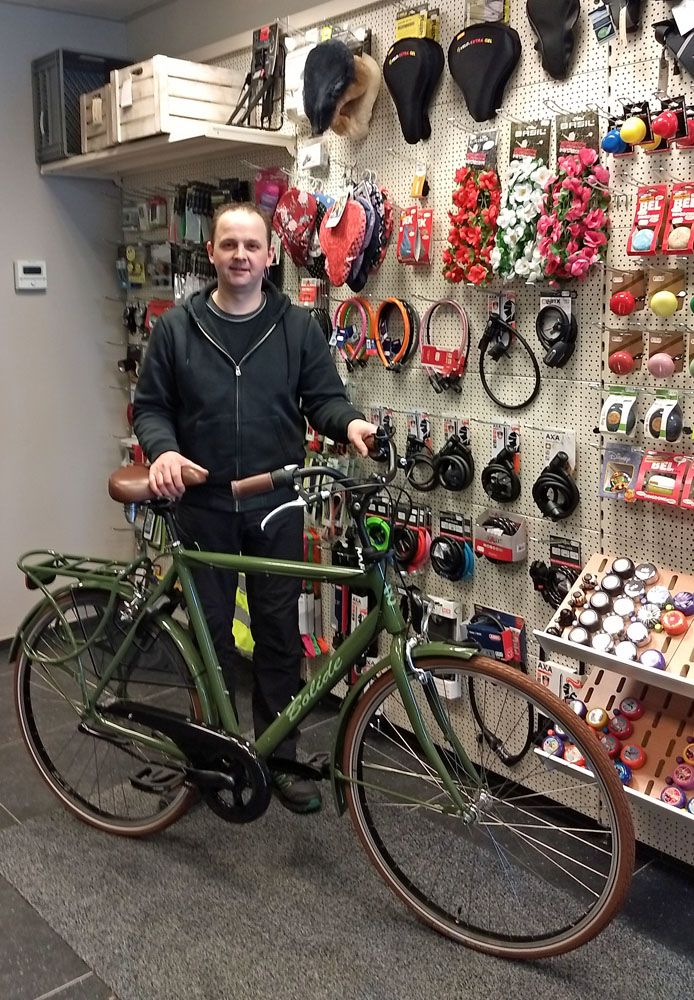 Fietsen Vriens, fietsenmaker, fietsenmakerij, fietsenwinkel, nieuwe fiets,  nieuwe fietsen, fietstas, fietstassen, fiets tas, fiets tassen, tassen voor  fietsen, tas voor fiets, fietsen vriens, regenkleding, regenpak,  regenpakken, regenkledij, dirk 